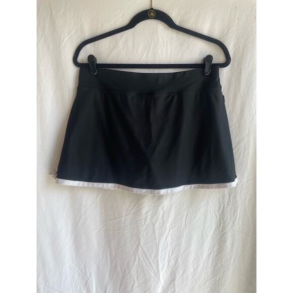 Nike - Tennis / Golf Skort Black with White Trim - Size Large - Picture 3 of 5